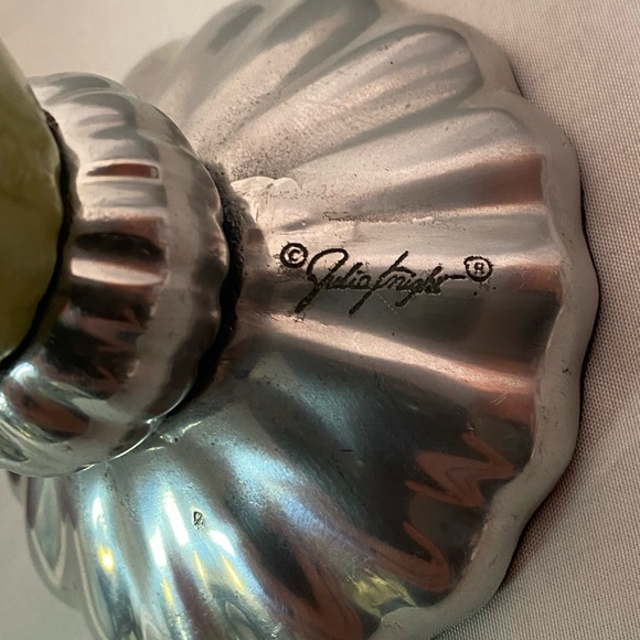 SIGNED Julia Knight  PEONY-KIWI 7" Vase Light Green & Sand Cast Aluminum HTF - Picture 3 of 9